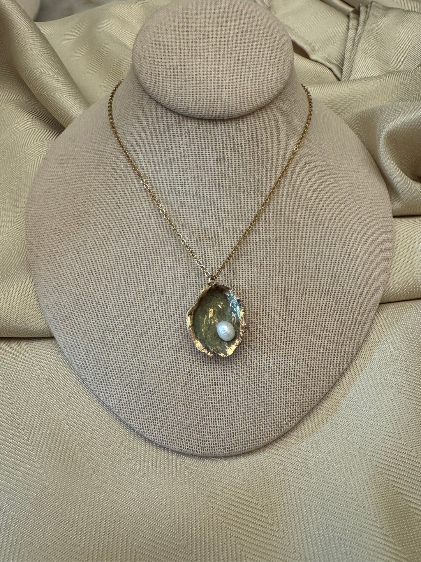 18kt Gold Plated Oyster Pendant Layered Necklace 2 Piece Set Without Earrings